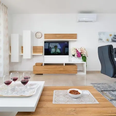 Apartman Sea View Ema *